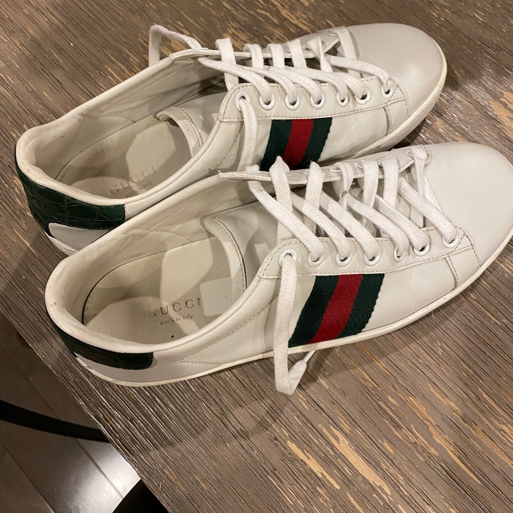 Gucci Low Top Sneakers